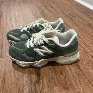 New Balance Forest Green and Cream Sneakers